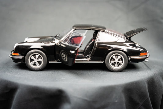 Porsche 911 S Coupe 1973 - Schuco 1:18