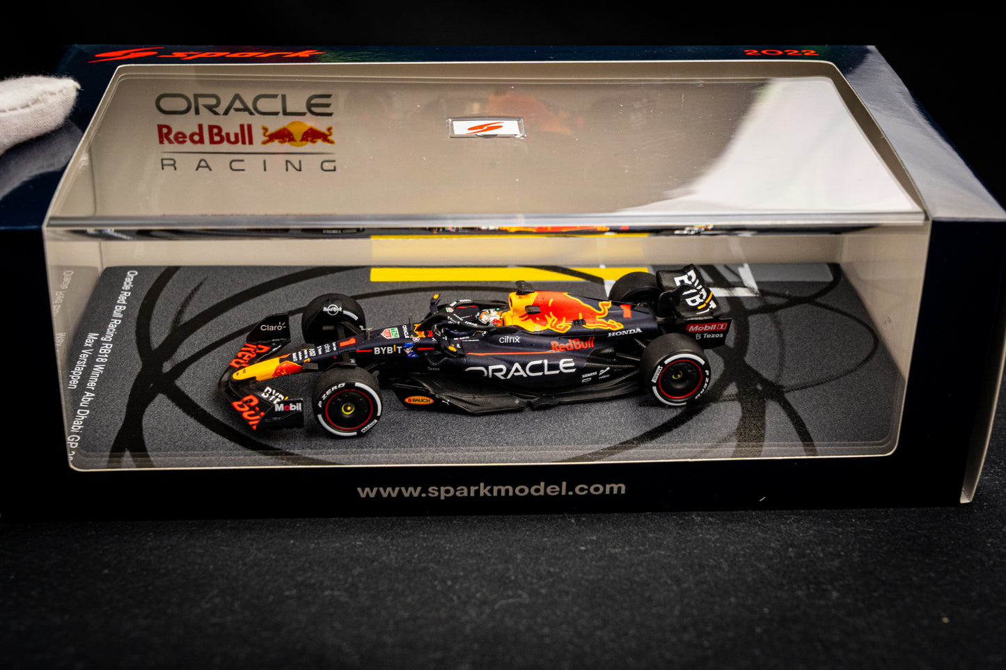 Max Verstappen - Red Bull Racing RB18 #1 Sieger Abu Dhabi GP / Formel 1 Weltmeister 2022, Spark 1:43