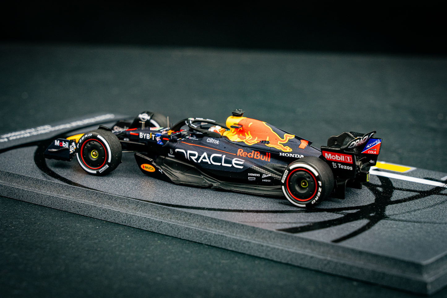 Max Verstappen - Red Bull Racing RB18 #1 Sieger Abu Dhabi GP / Formel 1 Weltmeister 2022, Spark 1:43