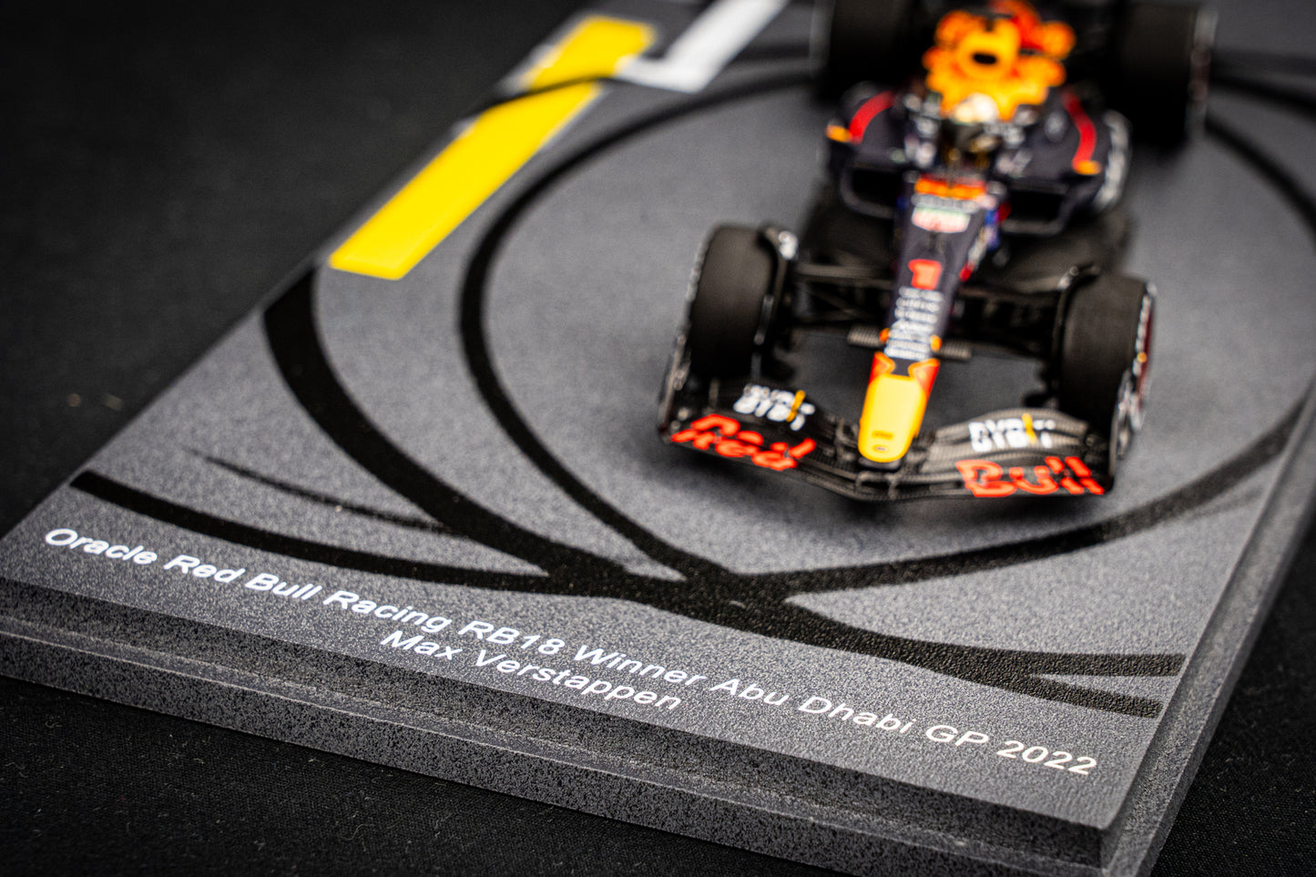 Max Verstappen - Red Bull Racing RB18 #1 Sieger Abu Dhabi GP / Formel 1 Weltmeister 2022, Spark 1:43