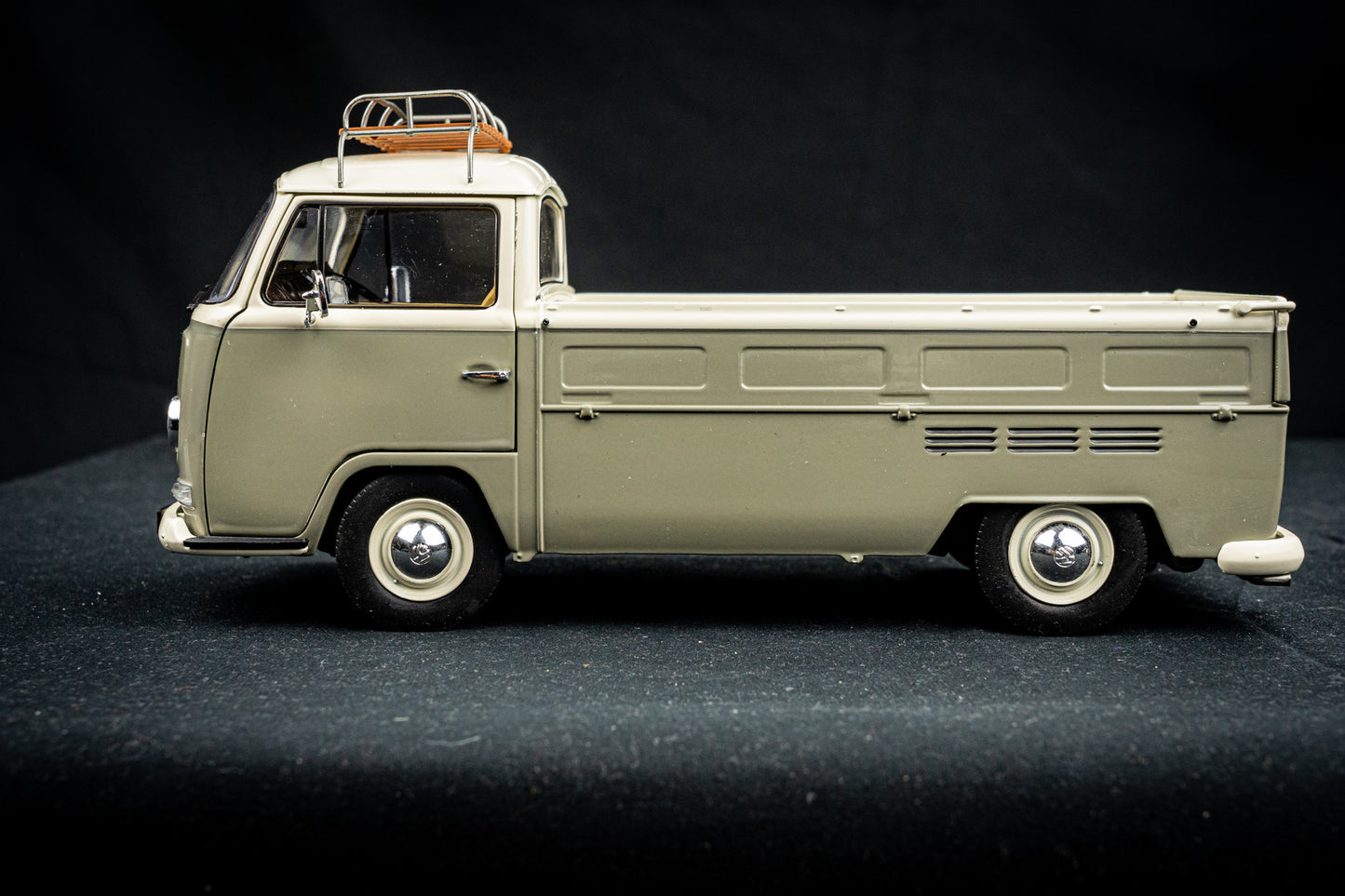 Volkswagen VW T2 Pickup grau 1968 rot - Solido 1:18