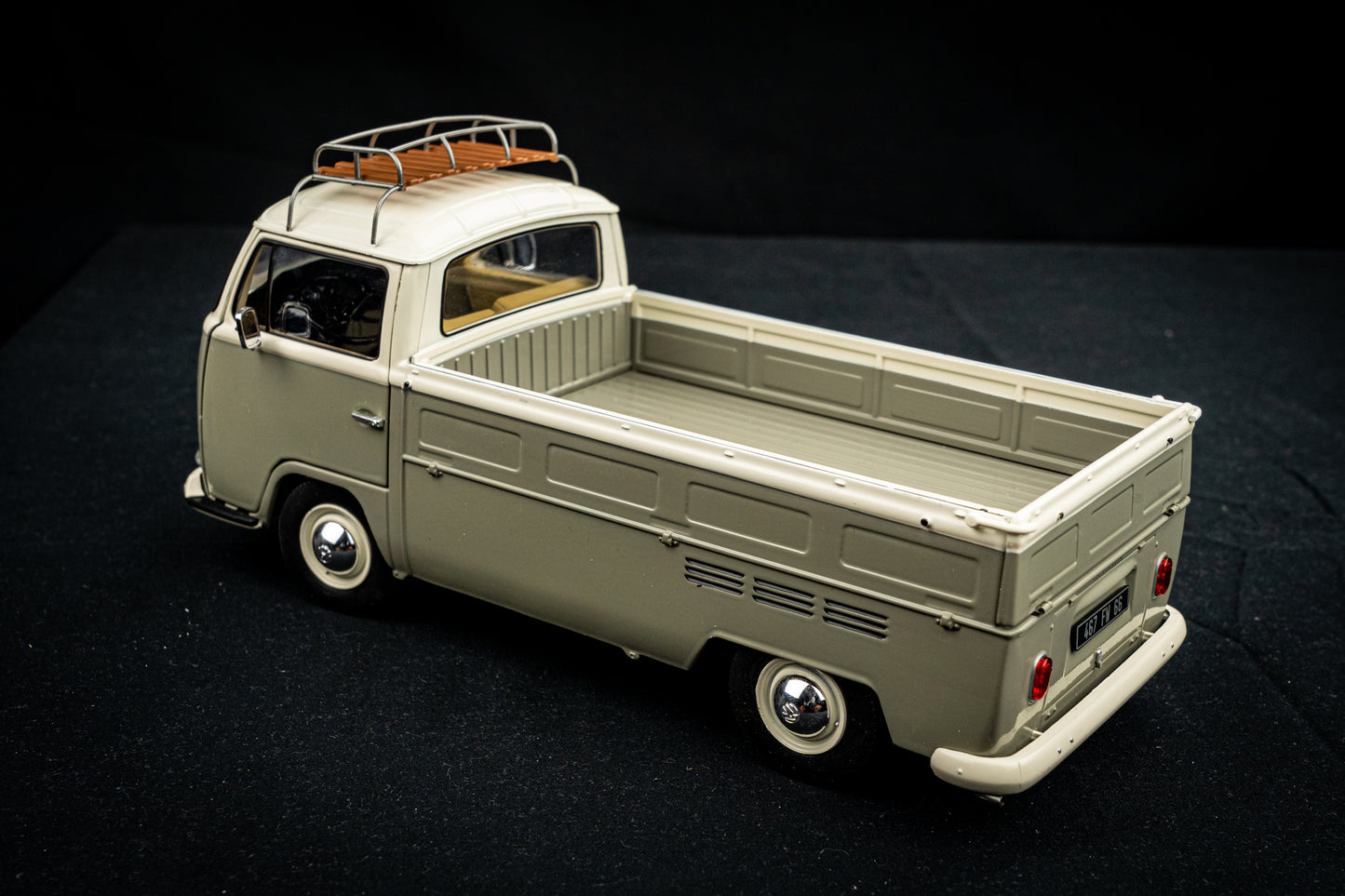 Volkswagen VW T2 Pickup grau 1968 rot - Solido 1:18