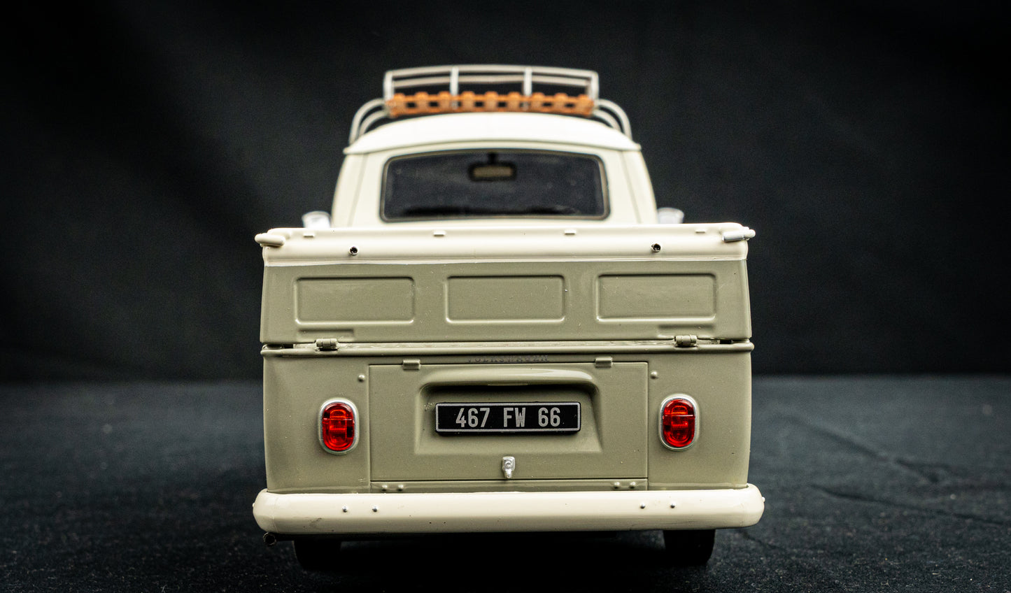 Volkswagen VW T2 Pickup grau 1968 rot - Solido 1:18