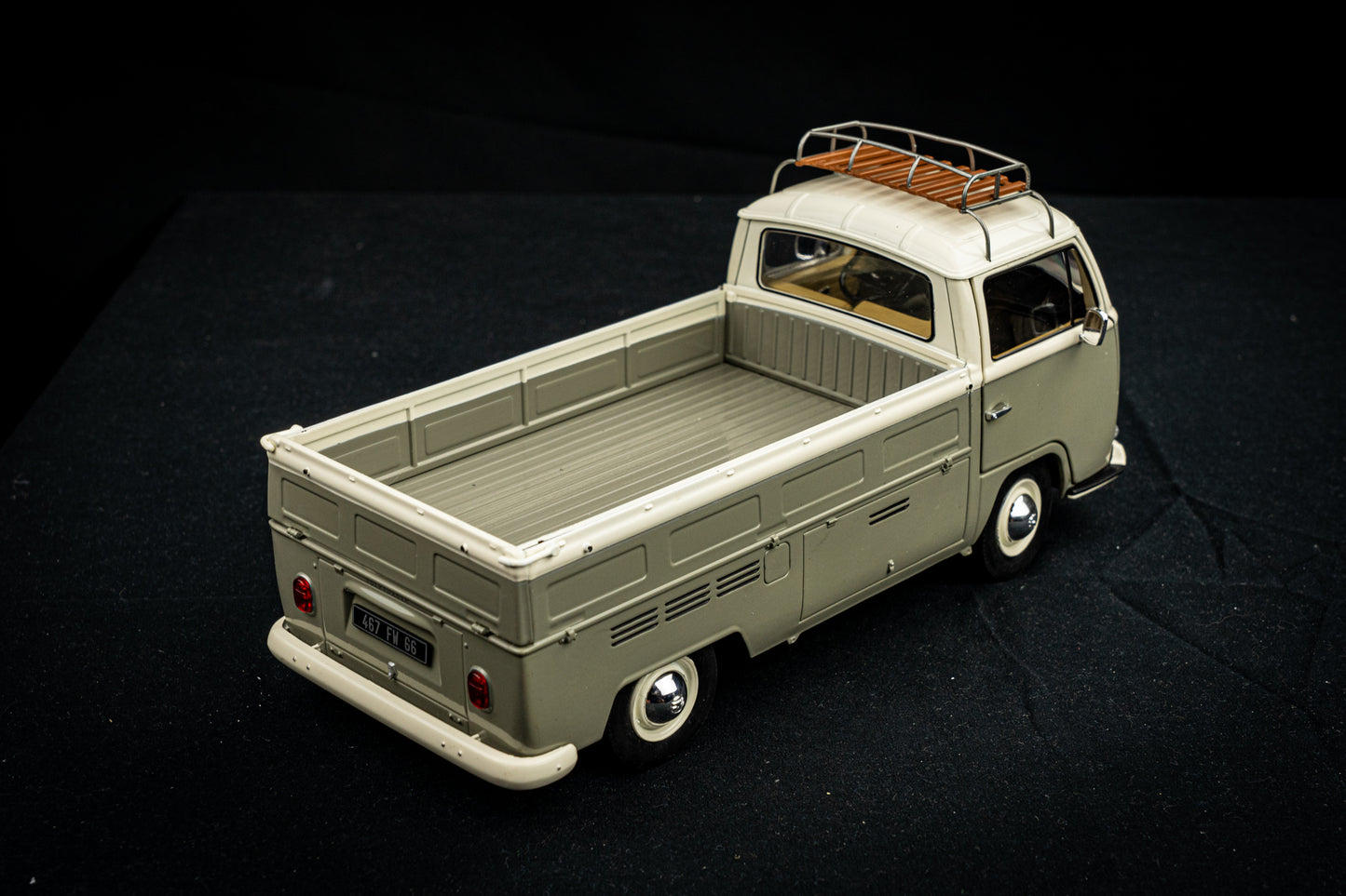 Volkswagen VW T2 Pickup grau 1968 rot - Solido 1:18