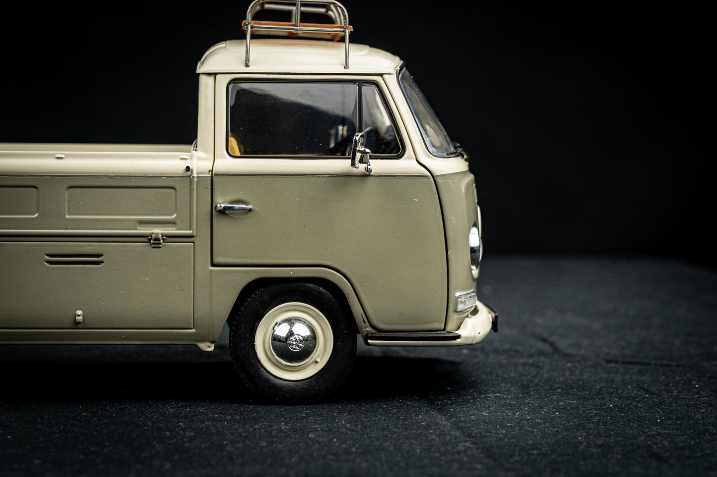 Volkswagen VW T2 Pickup grau 1968 rot - Solido 1:18