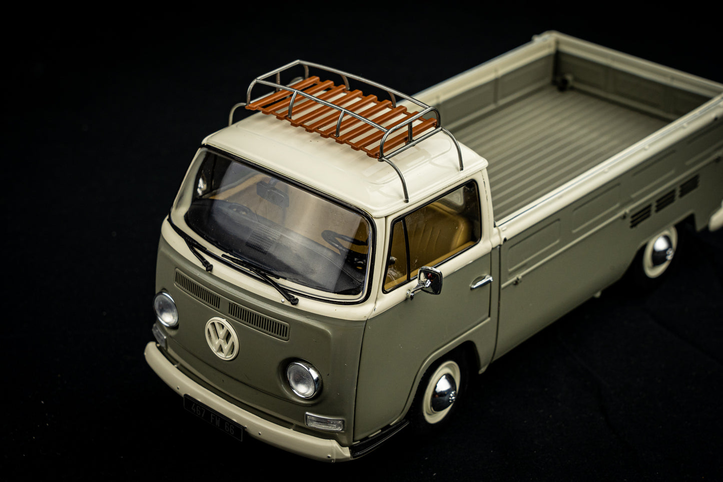Volkswagen VW T2 Pickup grau 1968 rot - Solido 1:18