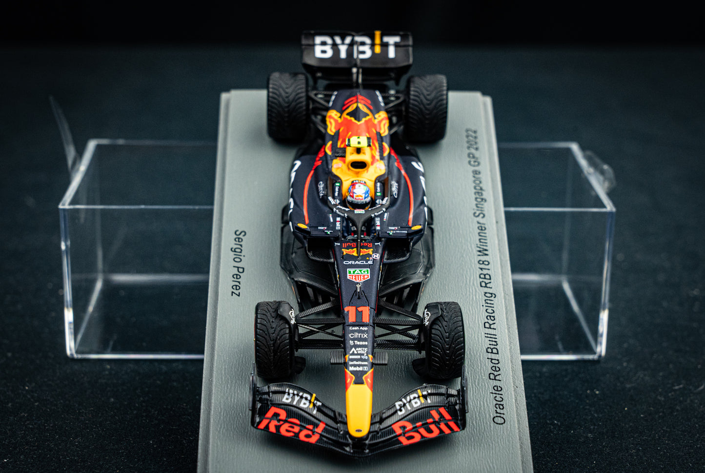 Sergio Perez - Red Bull Racing RB18 #11 Sieger GP Singapore 2022, Spark 1:43