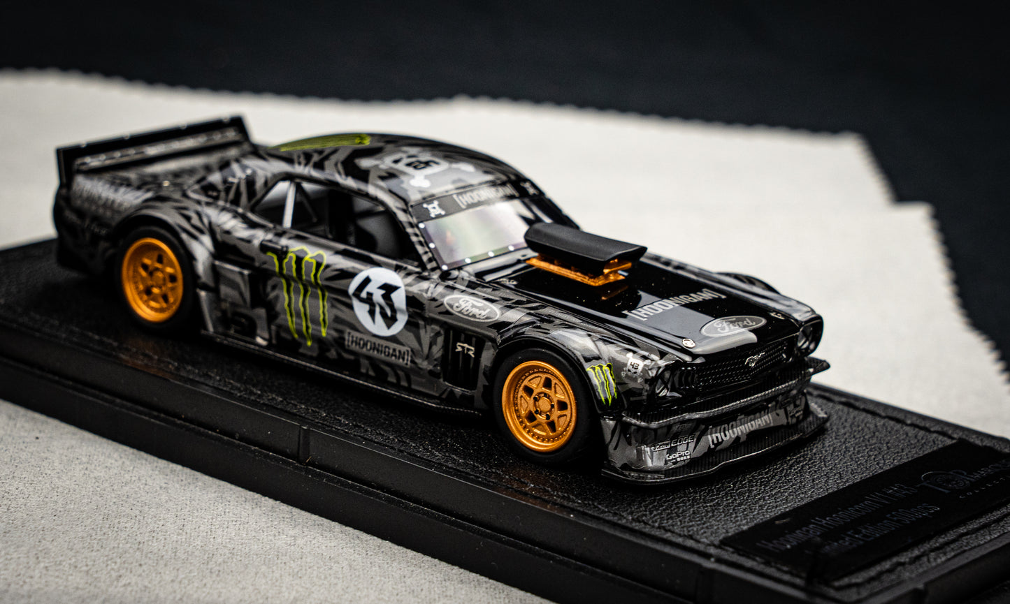 Ken Block Ford Mustang Hoonigan #43 Baujahr 1965 schwarz / grau TopMarques 1:43