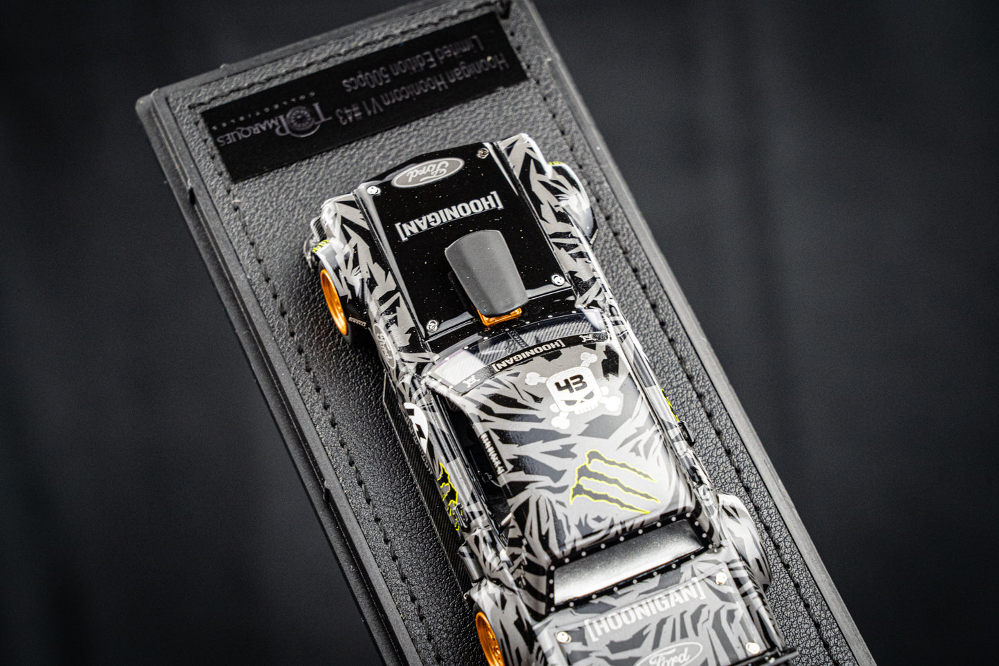 Ken Block Ford Mustang Hoonigan #43 Baujahr 1965 schwarz / grau TopMarques 1:43