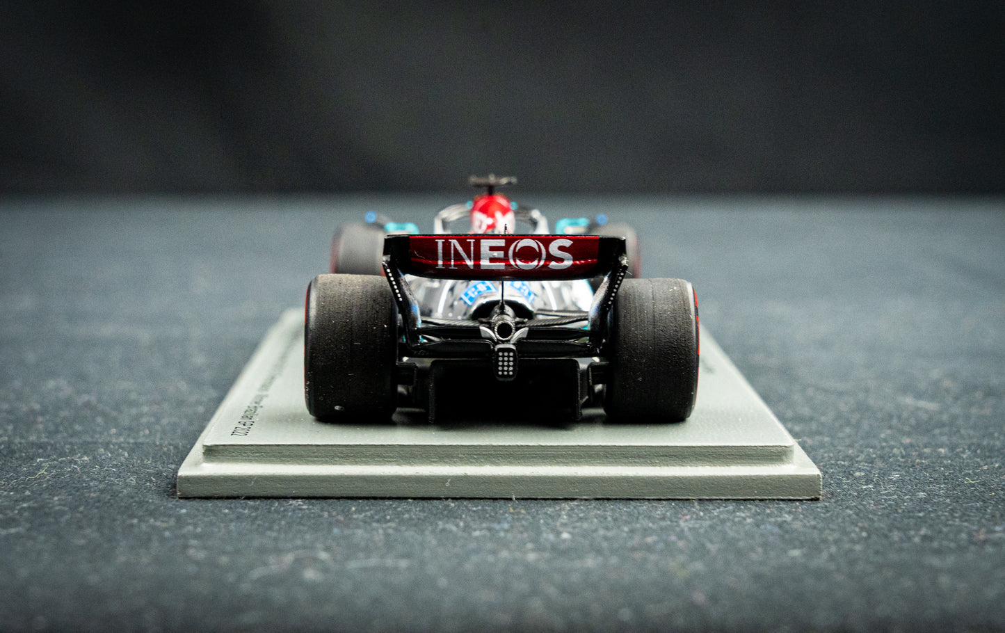 Georg Russell Mercedes-AMG W13E #63 Winner Brazilian GP 2022 mit Pitboard, Spark 1:43