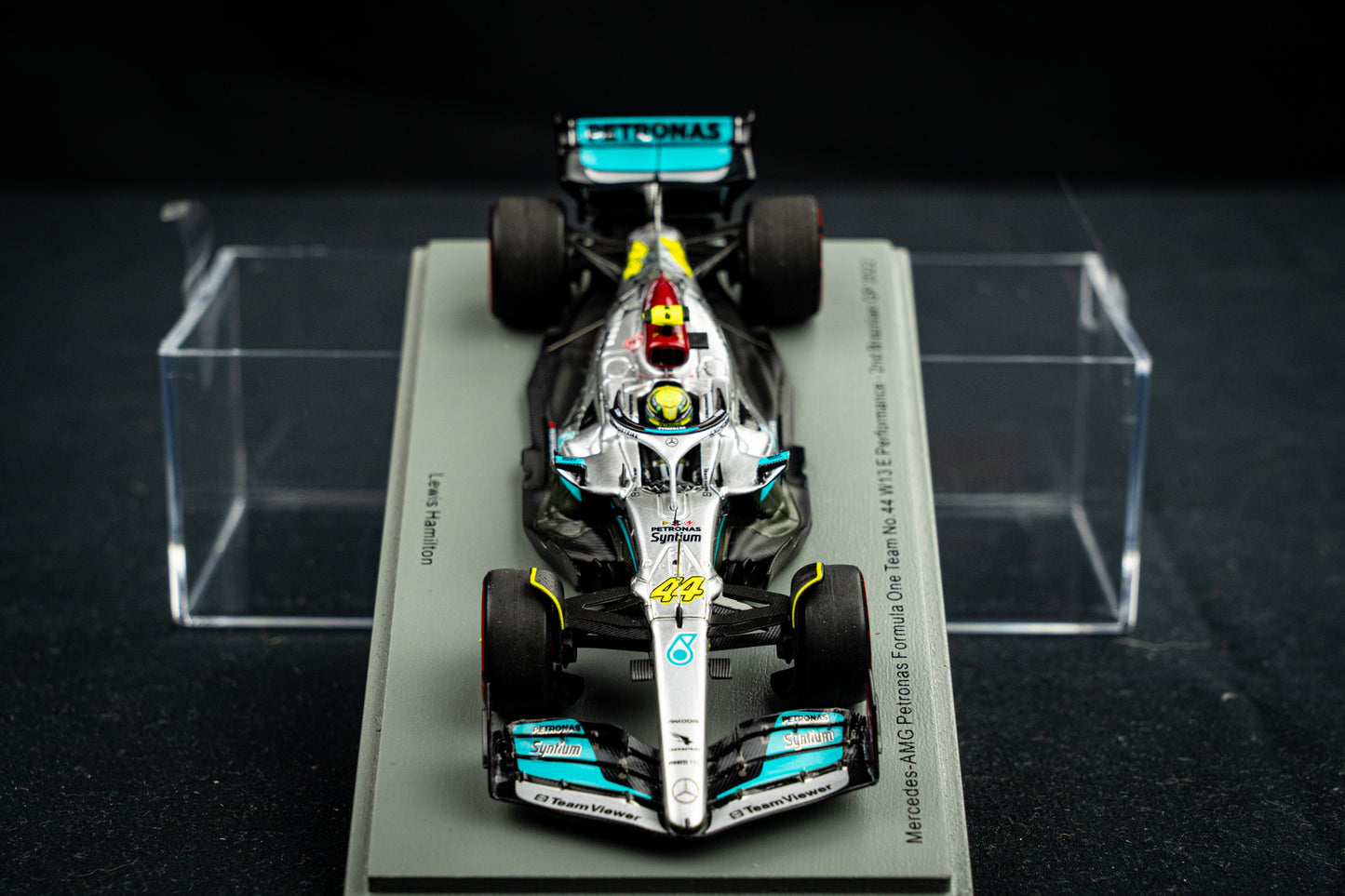 Lewis Hamilton Mercedes-AMG W13E #44 2nd Brazilian GP 2022 mit Pitboard, Spark 1:43