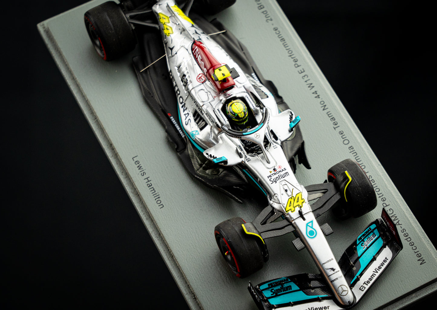 Lewis Hamilton Mercedes-AMG W13E #44 2nd Brazilian GP 2022 mit Pitboard, Spark 1:43