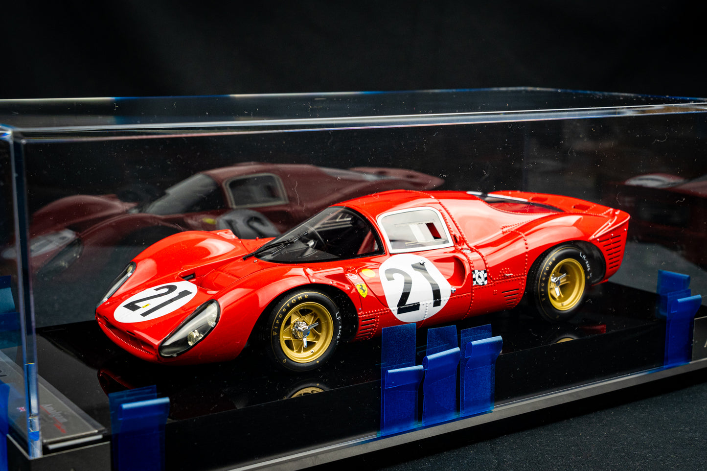 Ferrari 330 P4 #21 Scarfiotti / Parkes P2 / Klassensieger 24h LeMans 1967 Amalgam 1:18