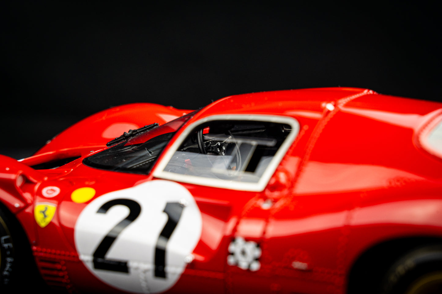 Ferrari 330 P4 #21 Scarfiotti / Parkes P2 / Klassensieger 24h LeMans 1967 Amalgam 1:18
