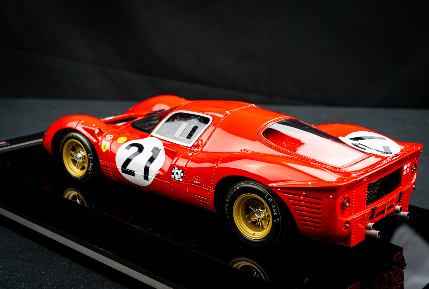 Ferrari 330 P4 #21 Scarfiotti / Parkes P2 / Klassensieger 24h LeMans 1967 Amalgam 1:18