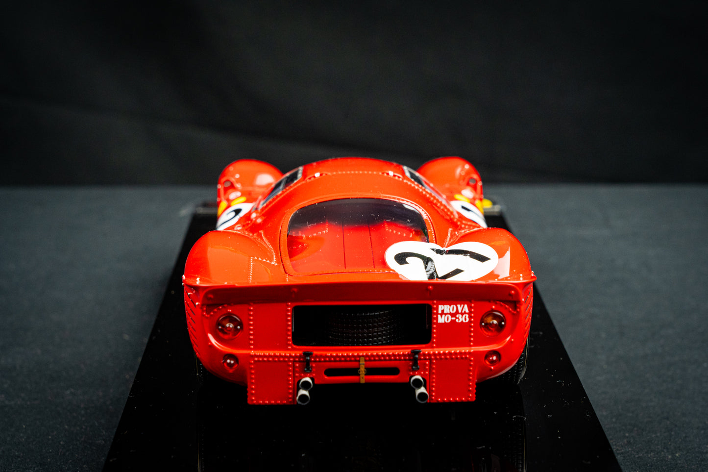 Ferrari 330 P4 #21 Scarfiotti / Parkes P2 / Klassensieger 24h LeMans 1967 Amalgam 1:18