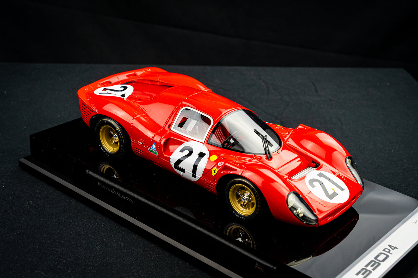 Ferrari 330 P4 #21 Scarfiotti / Parkes P2 / Klassensieger 24h LeMans 1967 Amalgam 1:18