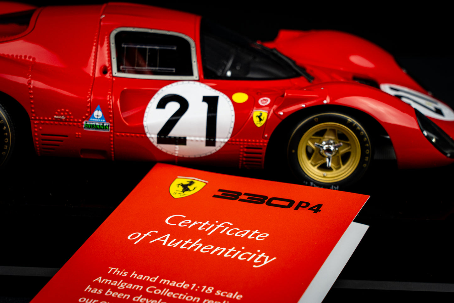 Ferrari 330 P4 #21 Scarfiotti / Parkes P2 / Klassensieger 24h LeMans 1967 Amalgam 1:18