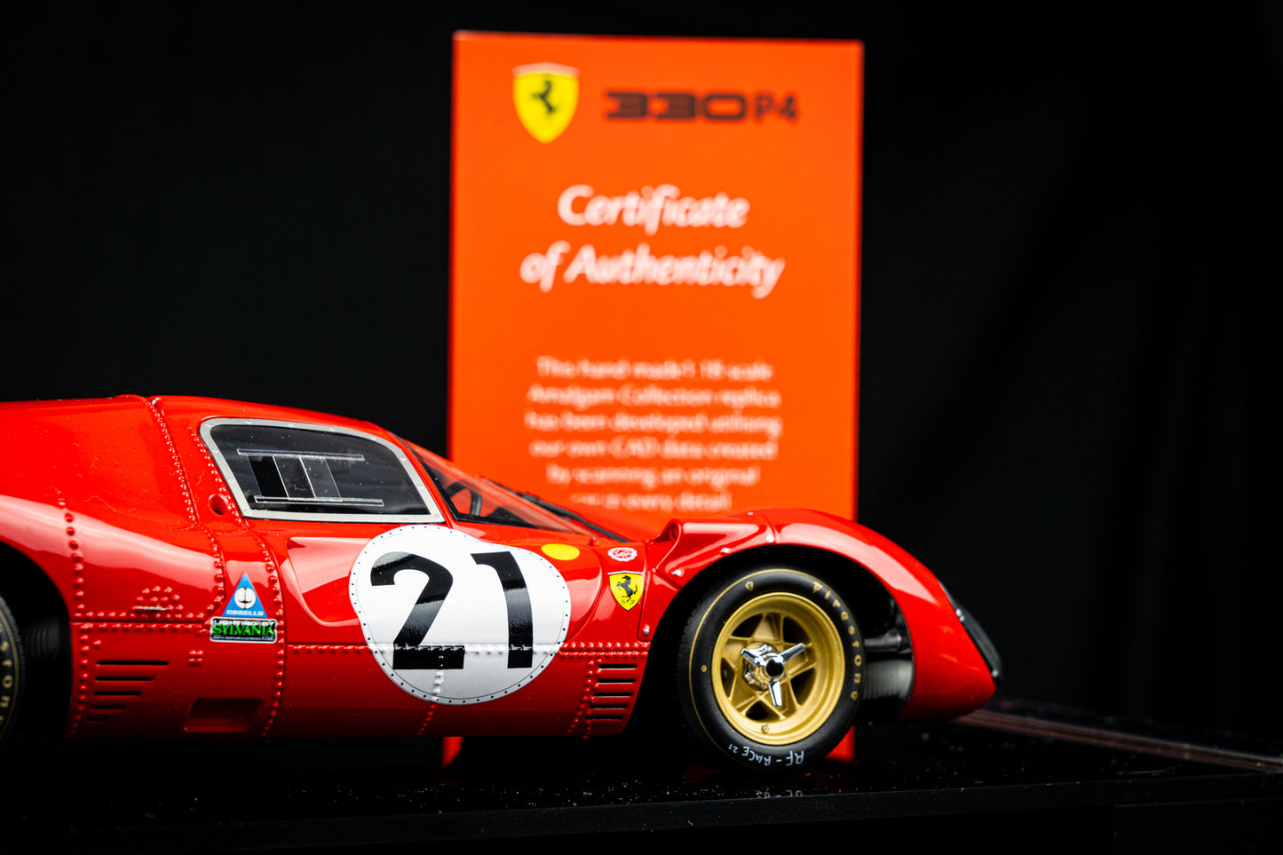 Ferrari 330 P4 #21 Scarfiotti / Parkes P2 / Klassensieger 24h LeMans 1967 Amalgam 1:18