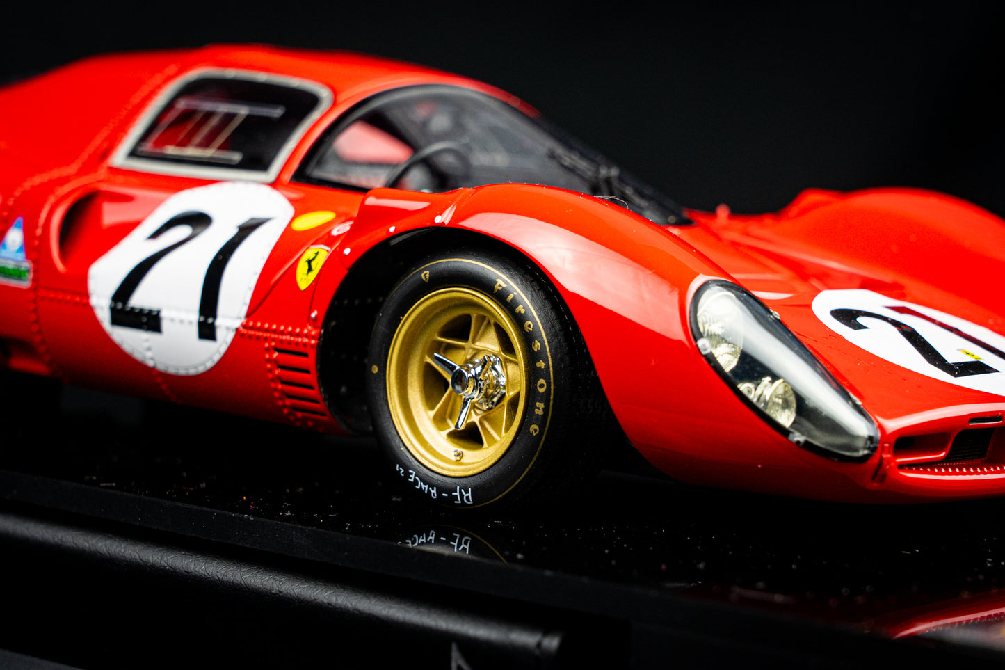 Ferrari 330 P4 #21 Scarfiotti / Parkes P2 / Klassensieger 24h LeMans 1967 Amalgam 1:18