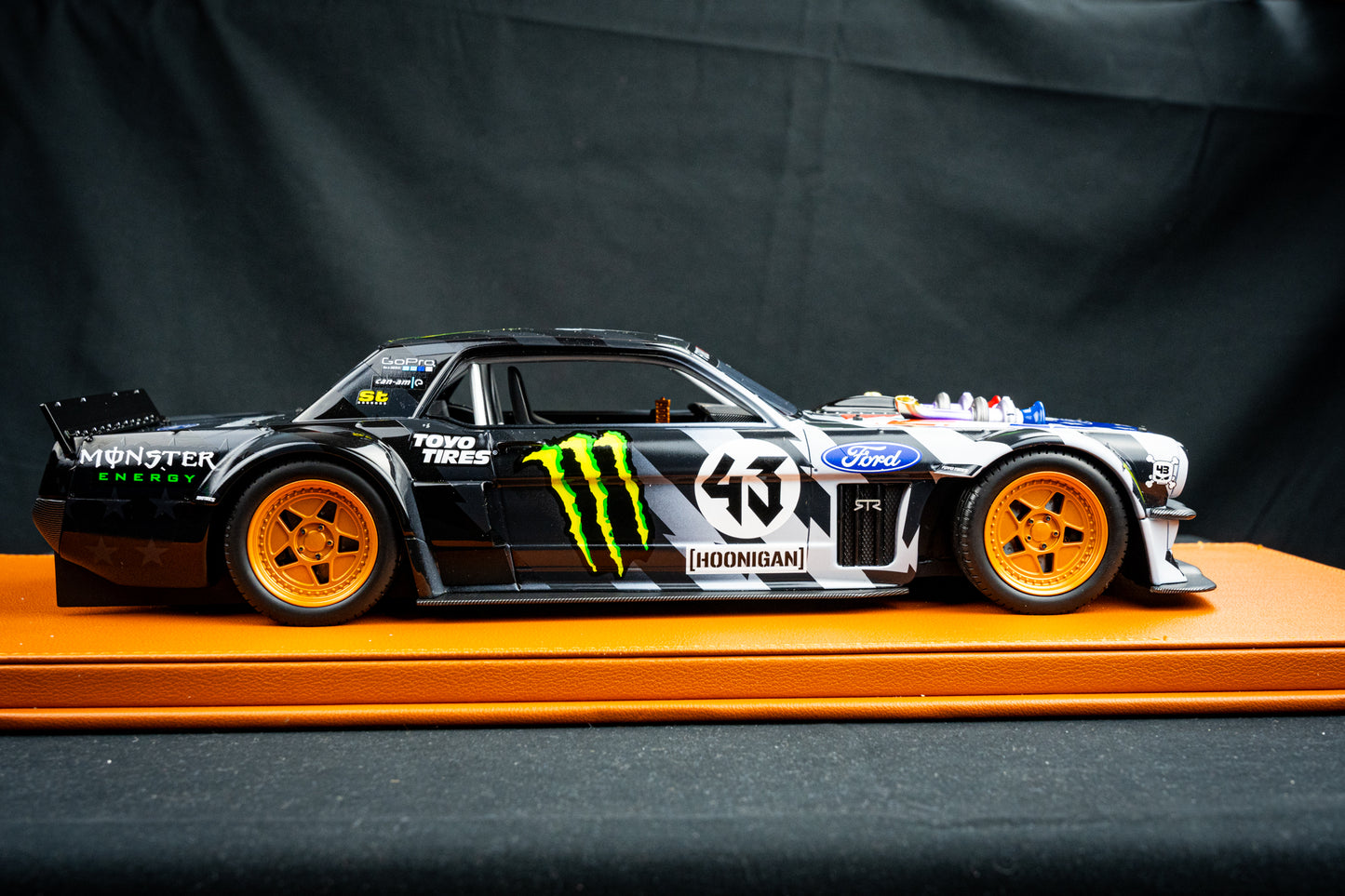 Ken Block Ford Mustang Hoonigan #43 "Stars & Stripes" V2 Baujahr 1965 lim. 1/250 pcs. 1:12