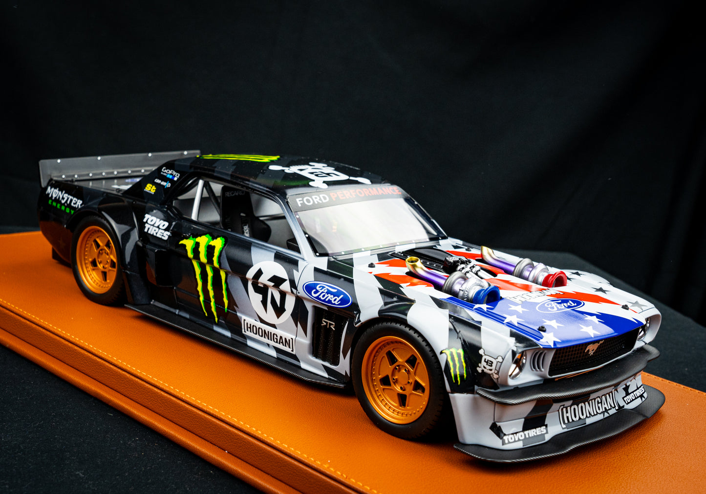 Ken Block Ford Mustang Hoonigan #43 "Stars & Stripes" V2 Baujahr 1965 lim. 1/250 pcs. 1:12