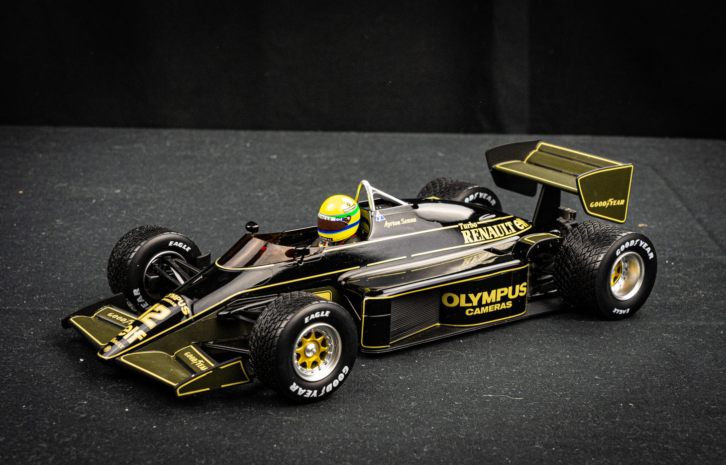 Ayrton Senna Lotus Renault 97T #12 GP Portugal 1985 Rain Tyres - Minichamps 1:18