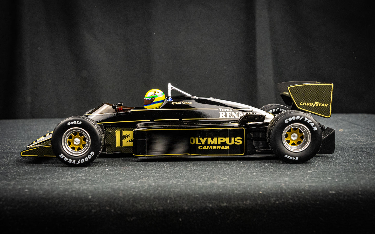 Ayrton Senna Lotus Renault 97T #12 GP Portugal 1985 Rain Tyres - Minichamps 1:18