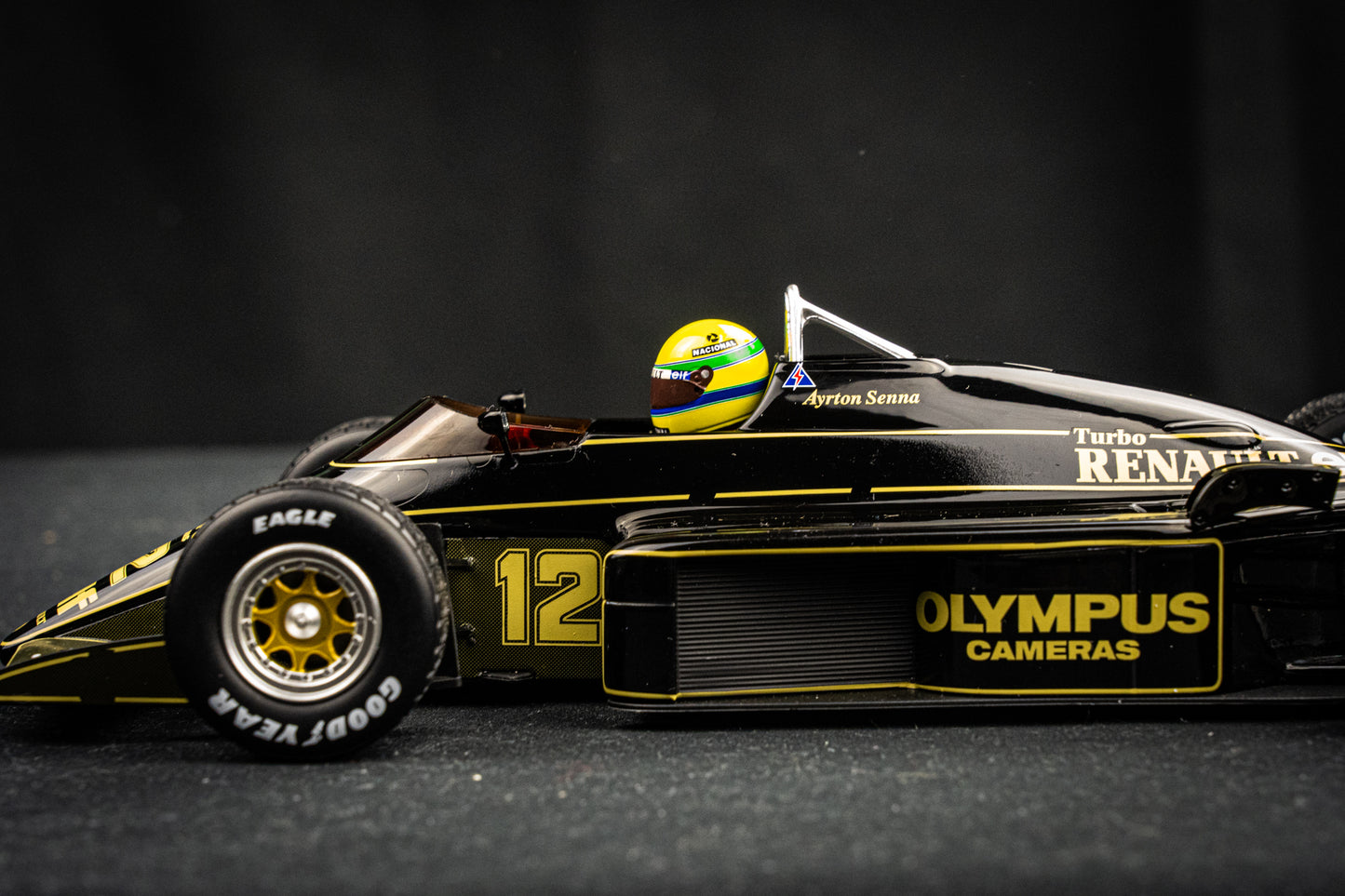 Ayrton Senna Lotus Renault 97T #12 GP Portugal 1985 Rain Tyres - Minichamps 1:18