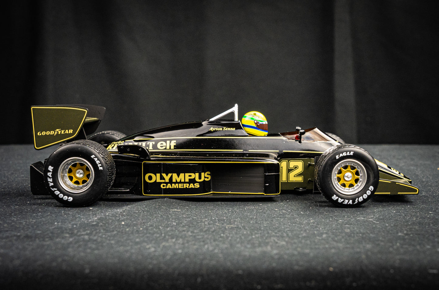 Ayrton Senna Lotus Renault 97T #12 GP Portugal 1985 Rain Tyres - Minichamps 1:18