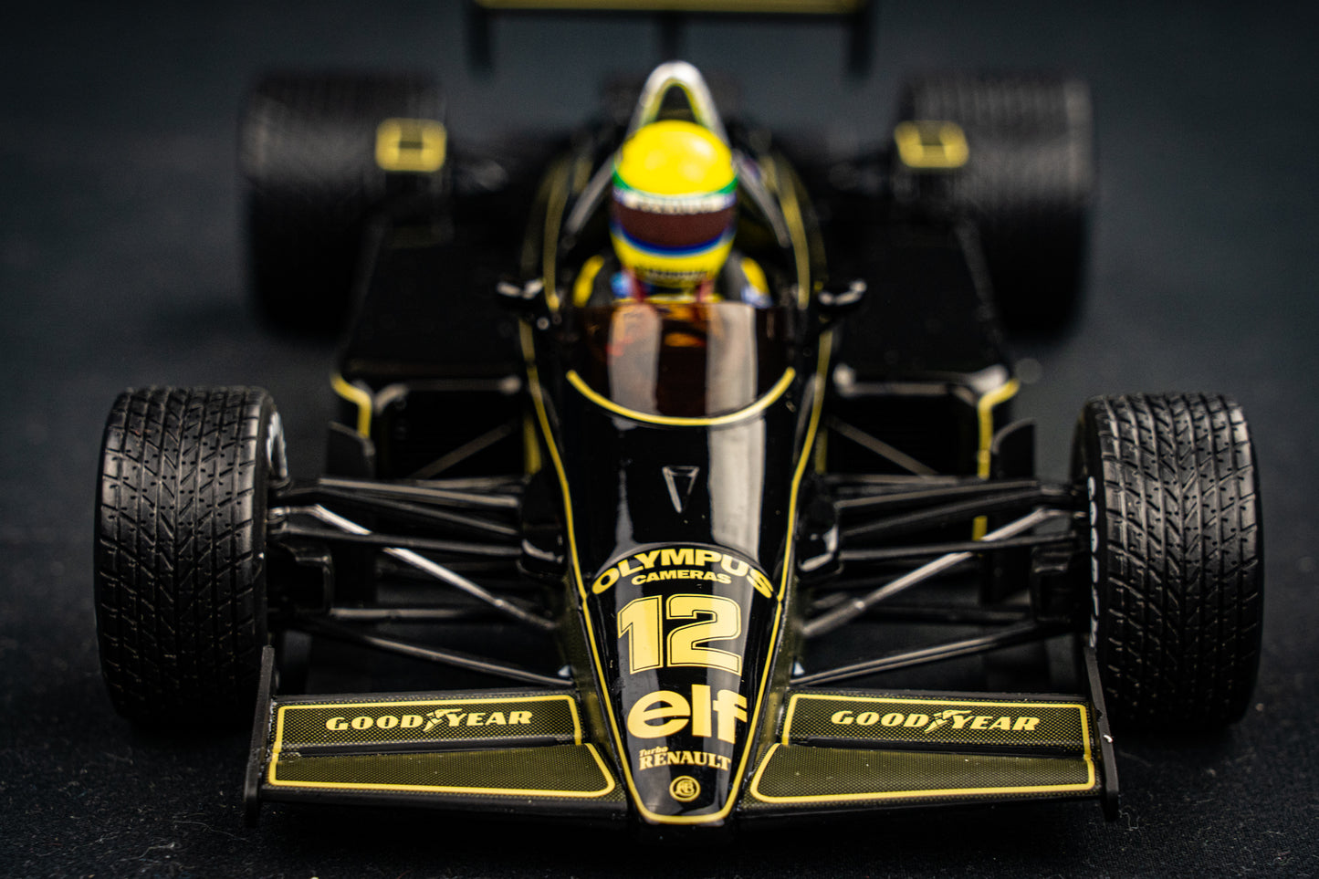 Ayrton Senna Lotus Renault 97T #12 GP Portugal 1985 Rain Tyres - Minichamps 1:18