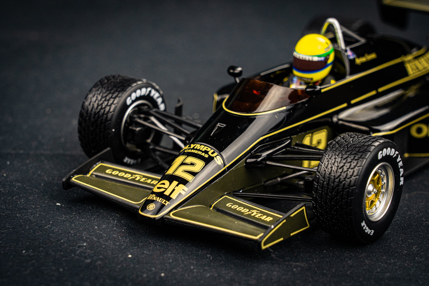 Ayrton Senna Lotus Renault 97T #12 GP Portugal 1985 Rain Tyres - Minichamps 1:18