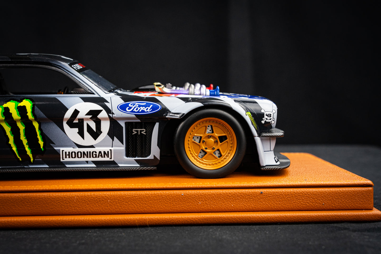 Ken Block #43 Ford Mustang 1965 Hoonigan V2 Stars and Stripes lim. 1/500 pcs. TopMarques 1:18