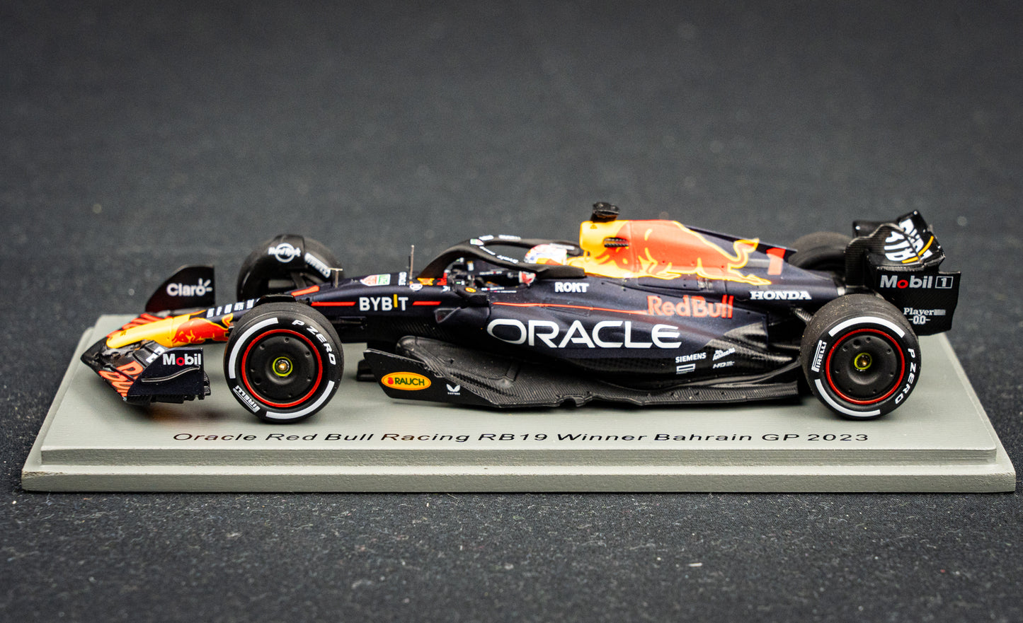 Max Verstappen Red Bull Racing RB19 #1 Winner GP Bahrain 2023 - Spark 1:43