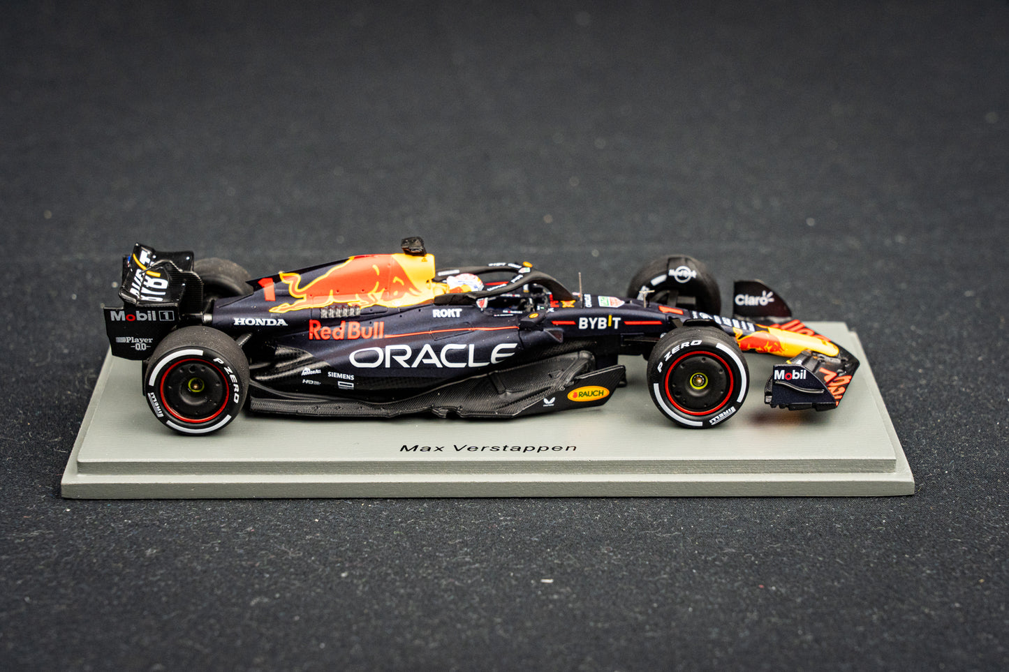 Max Verstappen Red Bull Racing RB19 #1 Winner GP Bahrain 2023 - Spark 1:43