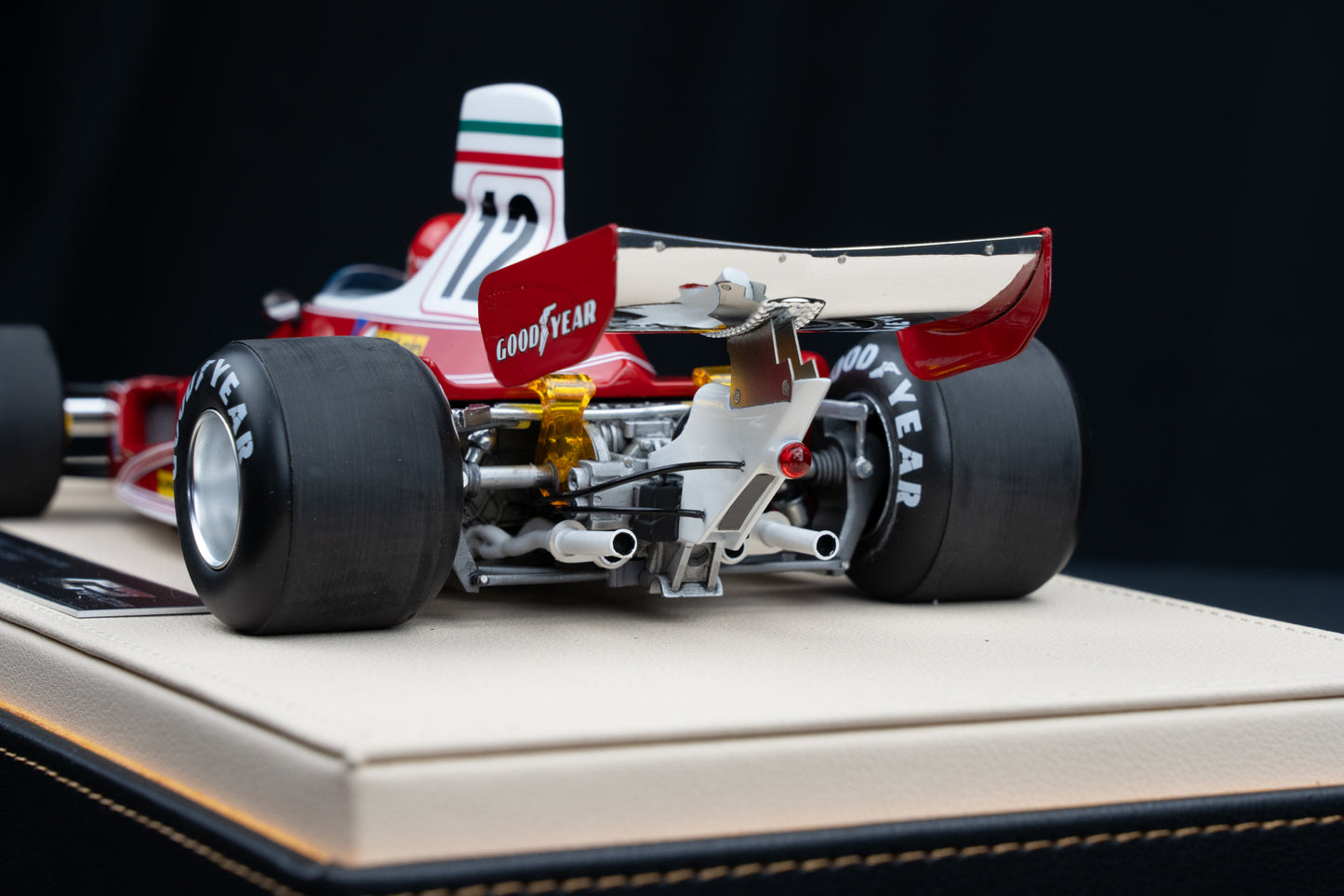 Niki Lauda Ferrari 312T #12 lim. 250 pcs. - Winner GP Monaco 1975 - GP Replicas 1:18