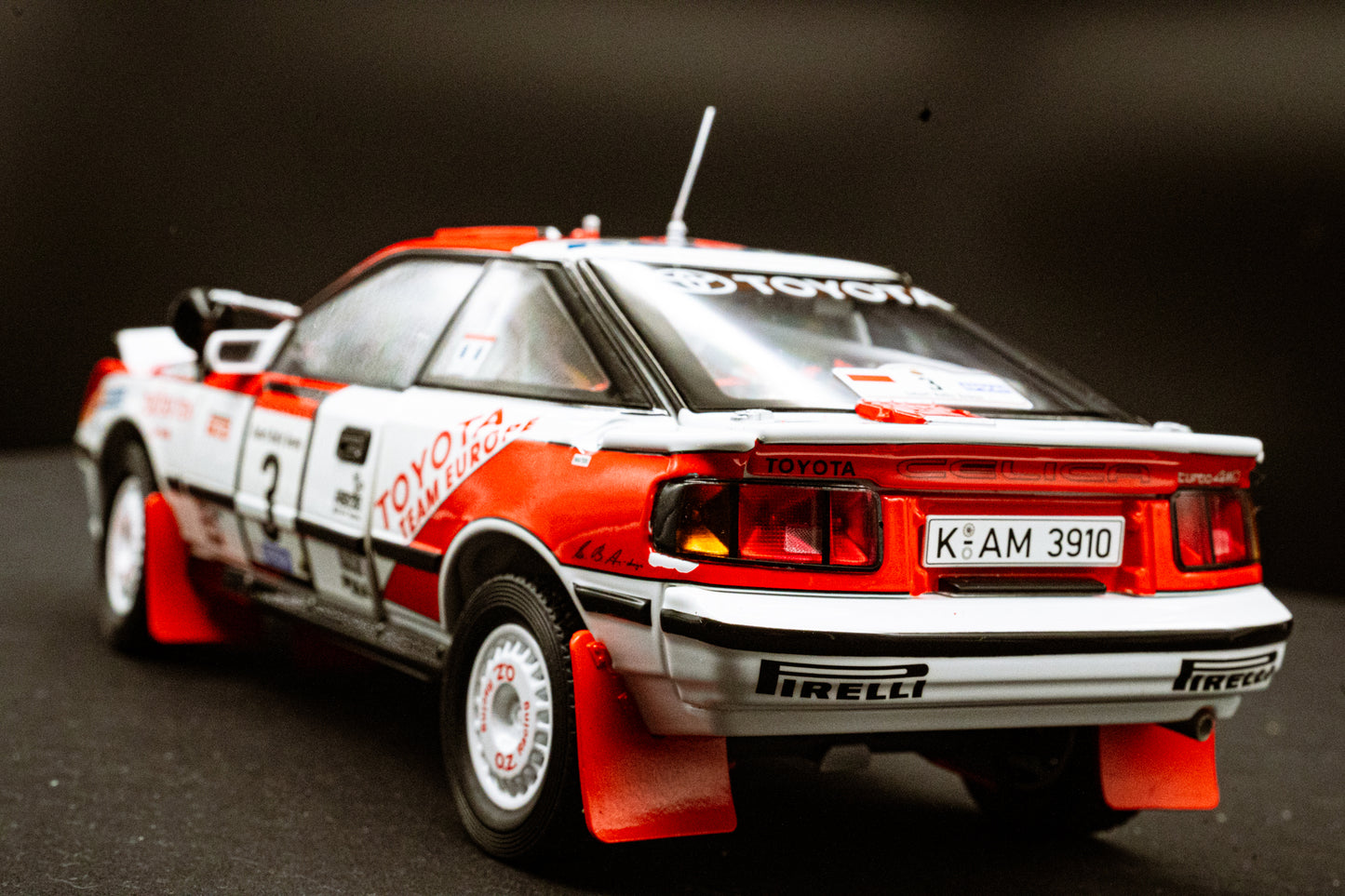 Toyota Celica GT4 Gr. A #3 B. Waldegaard / F. Gallagher - Safari Rallye 1990 - Kyosho 1:18