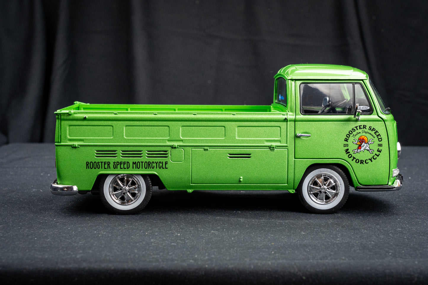 VW T2 PickUp Costum Performance Shop 1968 in grün - Solido 1:18