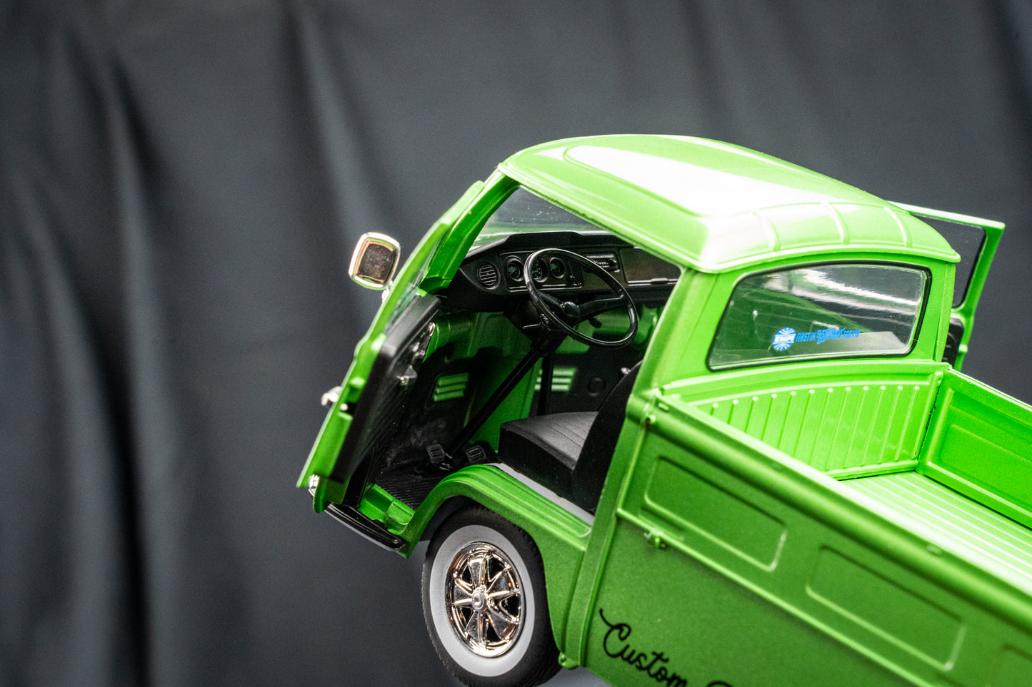 VW T2 PickUp Costum Performance Shop 1968 in grün - Solido 1:18