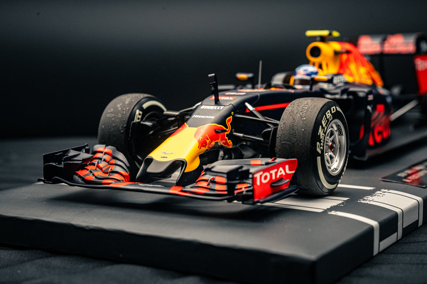 Max Verstappen #33 Red Bull RB12 - 1st. WIN GP Spanien Barcelona 2016 - lim. 1670 pcs.