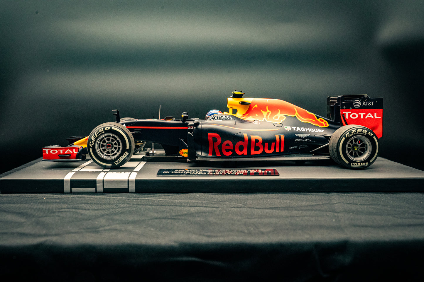 Max Verstappen #33 Red Bull RB12 - 1st. WIN GP Spanien Barcelona 2016 - lim. 1670 pcs.