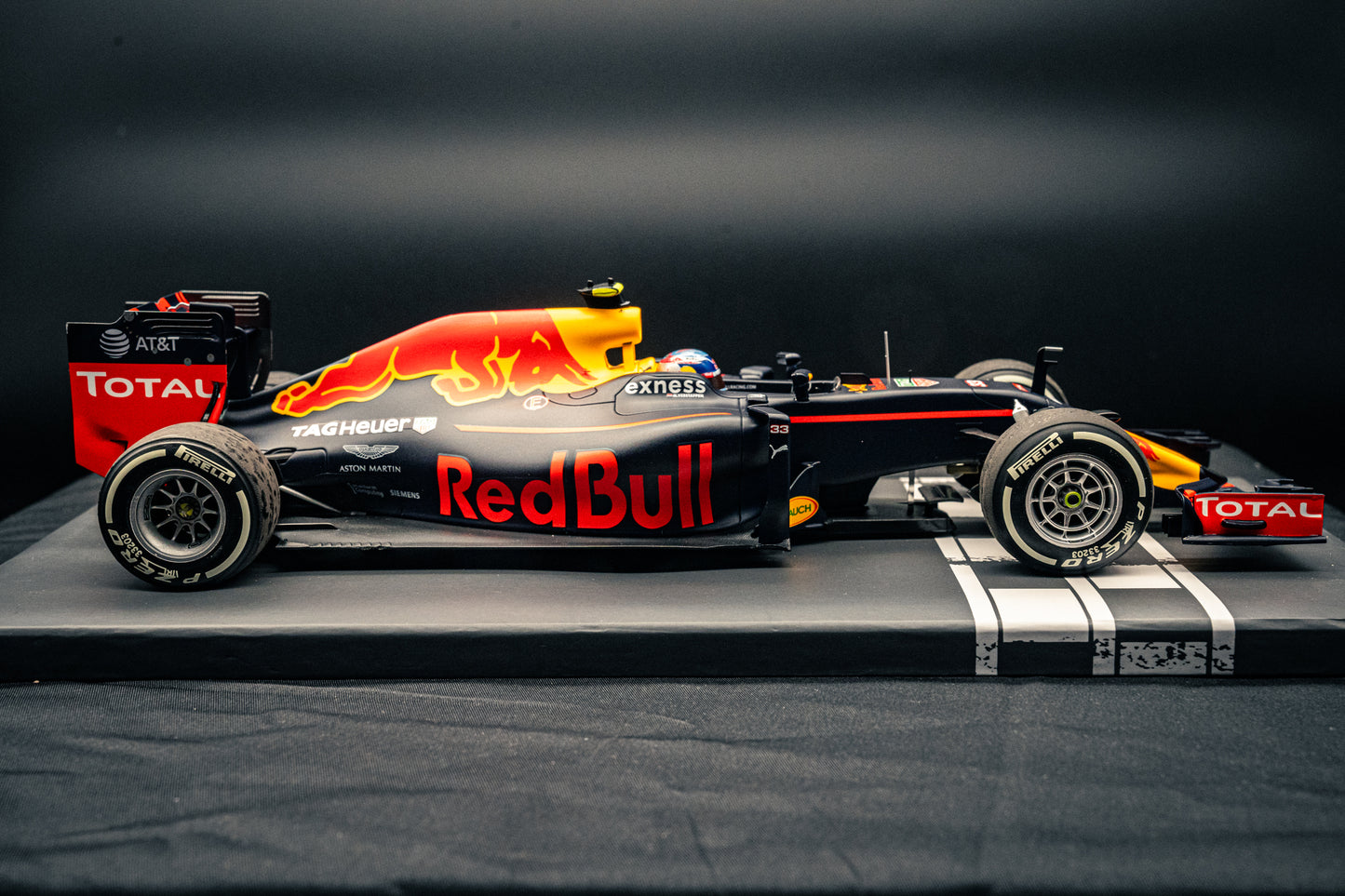 Max Verstappen #33 Red Bull RB12 - 1st. WIN GP Spanien Barcelona 2016 - lim. 1670 pcs.