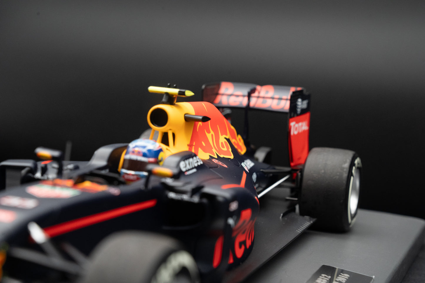 Max Verstappen #33 Red Bull RB12 - 1st. WIN GP Spanien Barcelona 2016 - lim. 1670 pcs.