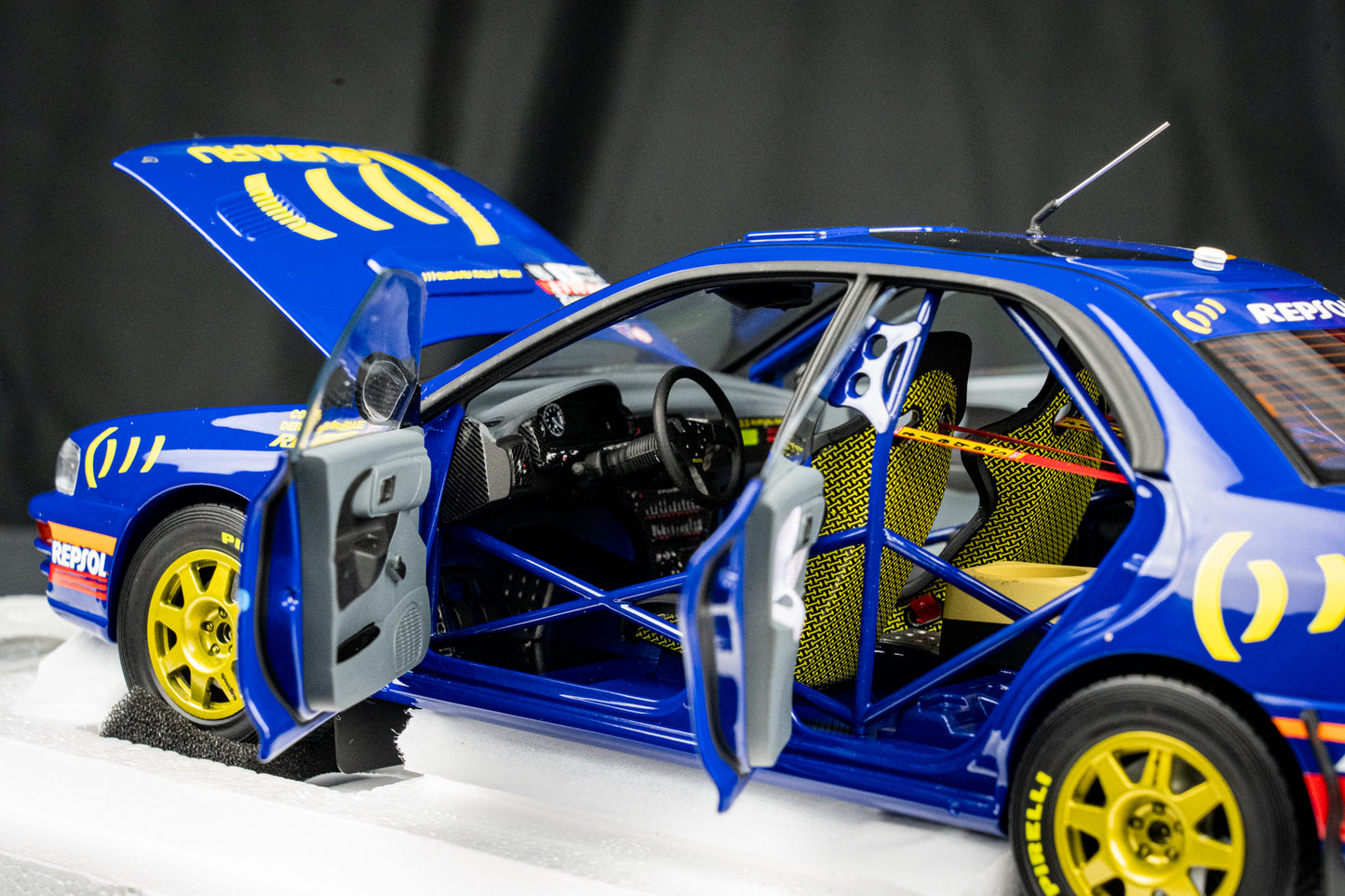 Subaru Impreza Gr. A  #4 C. McRae / D. Ringer L-555 BAT - RAC Rallye 1996 - Kyosho 1:18