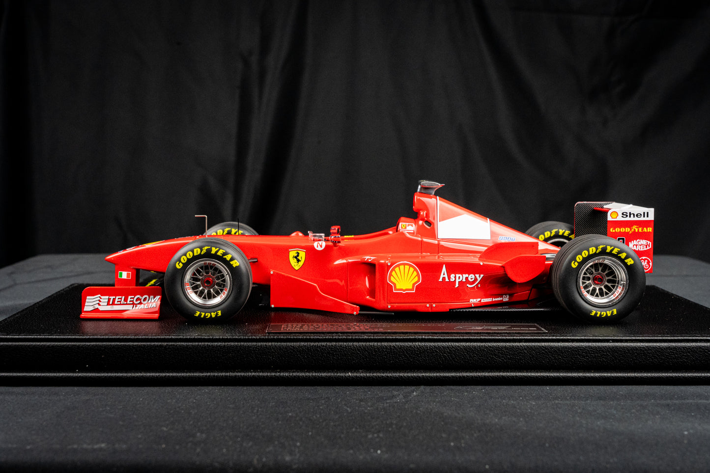 Michael Schumacher Ferrari F300 #3 lim. 500 pcs. - Pole & Winner GP Monza 98 - GP Replicas 1:18