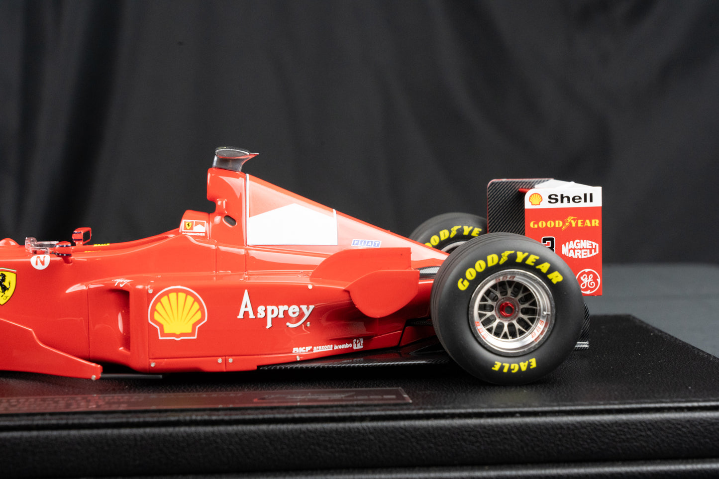 Michael Schumacher Ferrari F300 #3 lim. 500 pcs. - Pole & Winner GP Monza 98 - GP Replicas 1:18