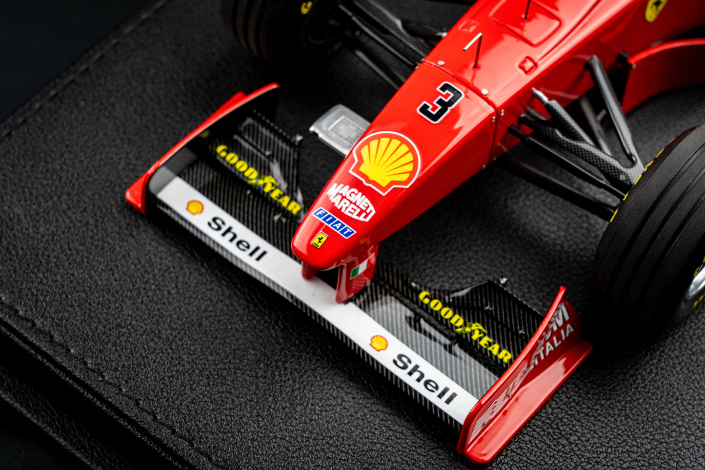 Michael Schumacher Ferrari F300 #3 lim. 500 pcs. - Pole & Winner GP Monza 98 - GP Replicas 1:18