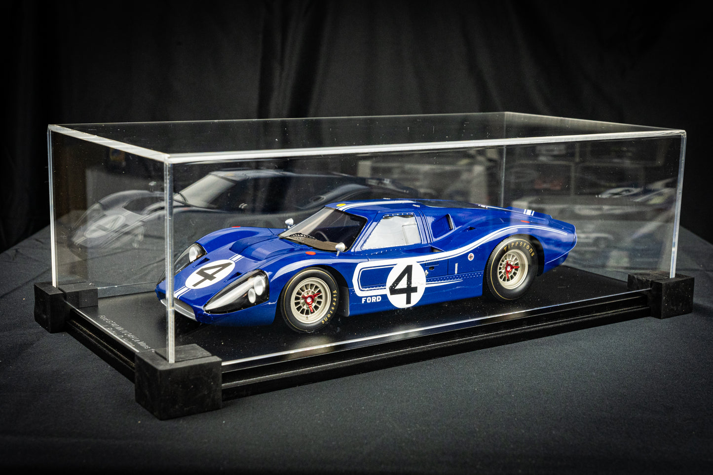 Ford GT40 Mk IV #4 L. Ruby / D. Hulme 24h LeMans 1967 1:18 Spark