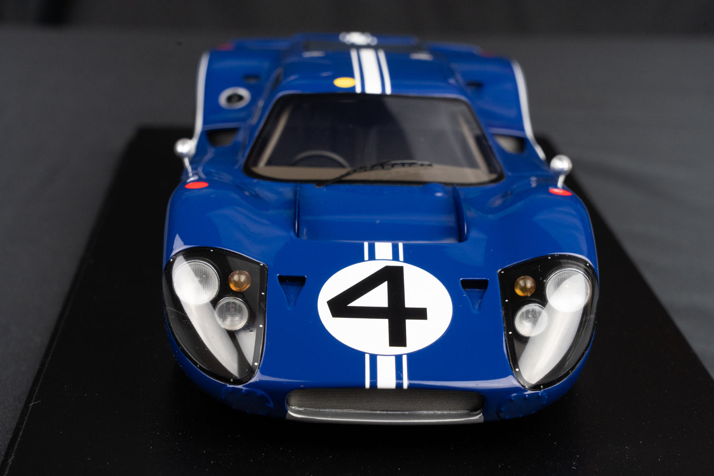 Ford GT40 Mk IV #4 L. Ruby / D. Hulme 24h LeMans 1967 1:18 Spark