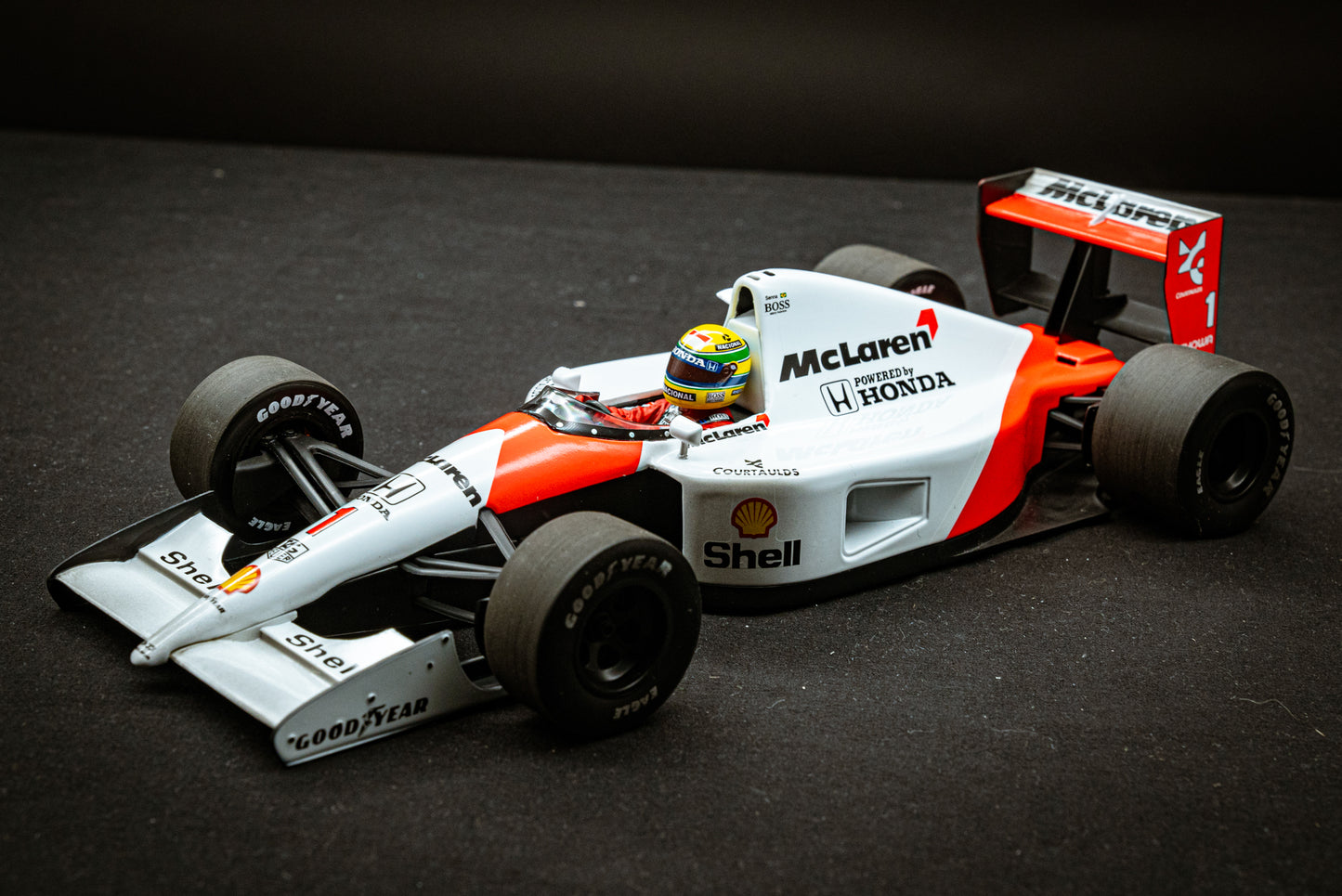 Ayrton Senna #1 McLaren MP4/6 - Sieger Formel 1 WM 1991 - lim. 994 pcs. - Minichamps 1:18